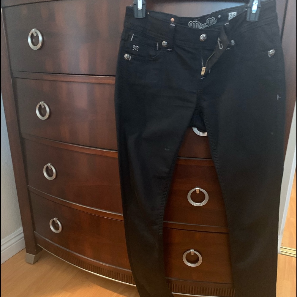 Miss Me Black Skinny Designer Jeans Size 26. Angel Wings on Back pockets.